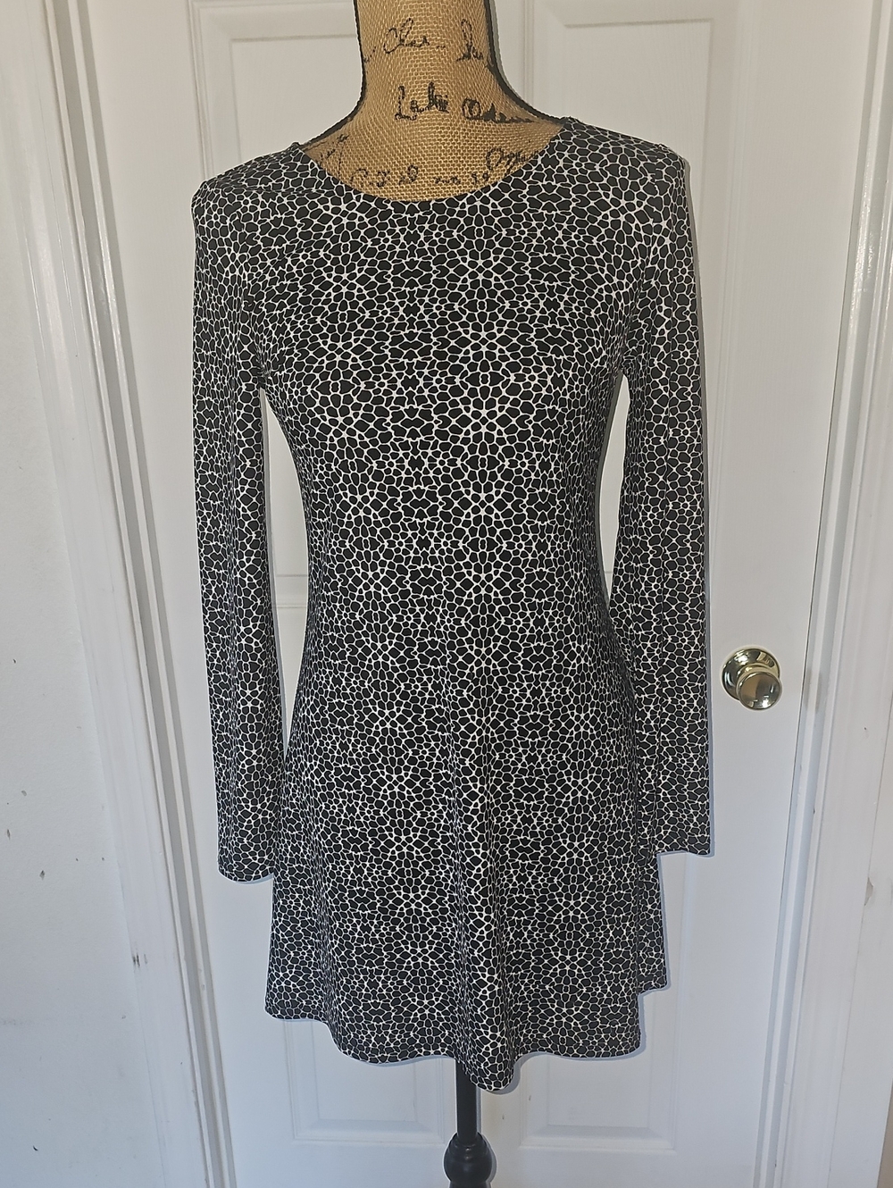Xhilaration Black and White Long Sleeve Patterned Swing Dress
